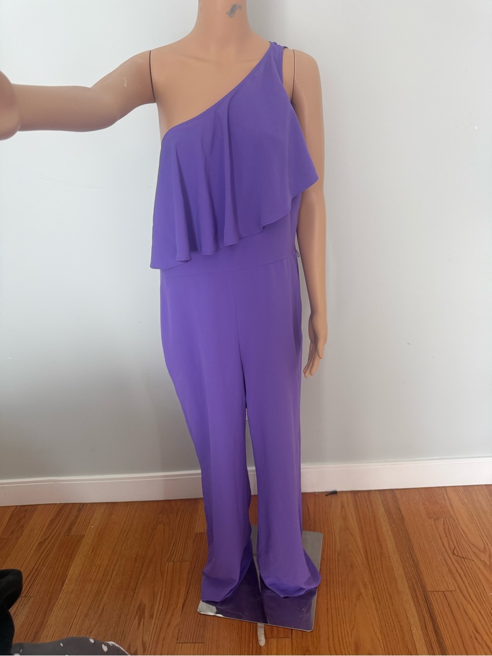 Ralph Lauren elegant One-Shoulder Purple wide legged Jumpsuit with Ruffle
